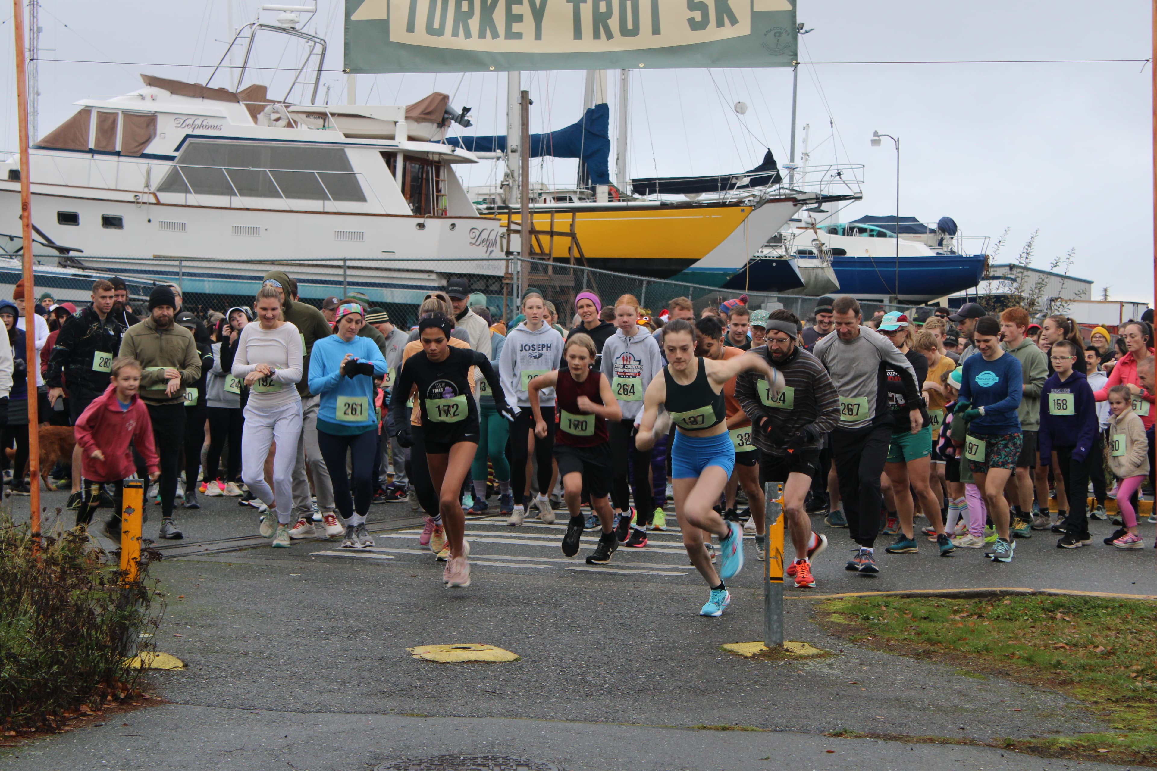 Runners at the Anacortes Turkey Trot